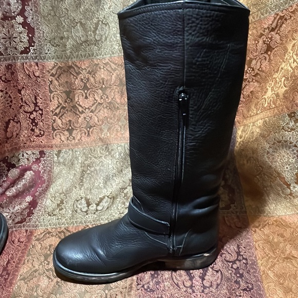 Steve Madden black fairmont boots, size 9. - Picture 4 of 5